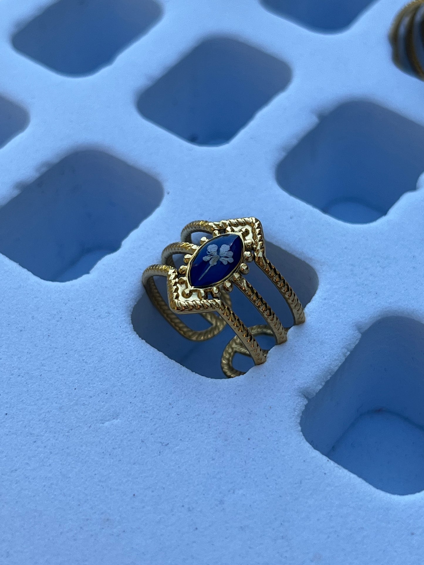 Bague triple monture - Fond bleu roi