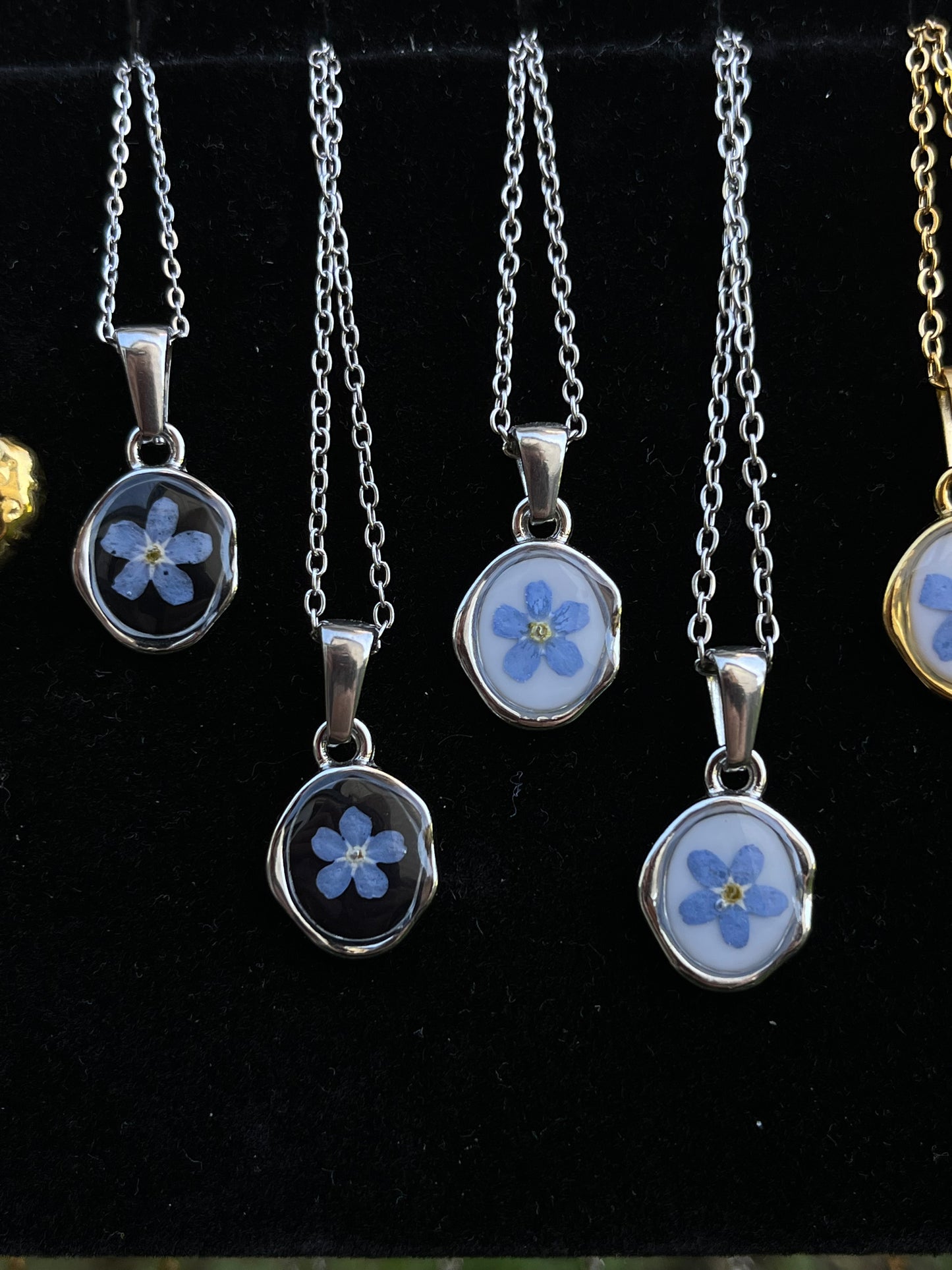 Collier médaillon asymétrique n°2