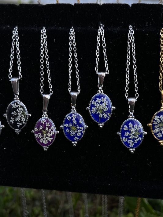 Collier médaillon inspiration ancienne argenté / n°1